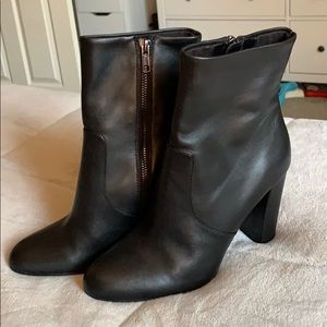 NEVER WORN Steve Madden Editor Block Heel Bootie